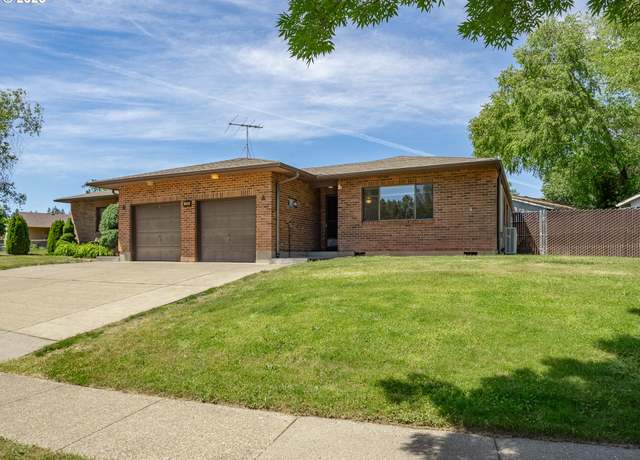Property at 919 Charles St Unit A, Newberg, OR 97132, 3 beds, 2 baths