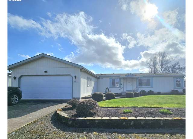 Property at 1621 Skipper Ave, Eugene, OR 97404, 3 beds, 2 baths