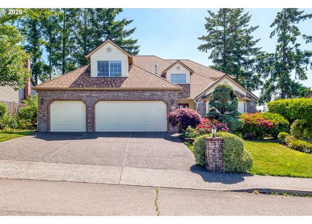 Property at 15150 SE Lostine Dr, Clackamas, OR 97015, 4 beds, 2.5 baths