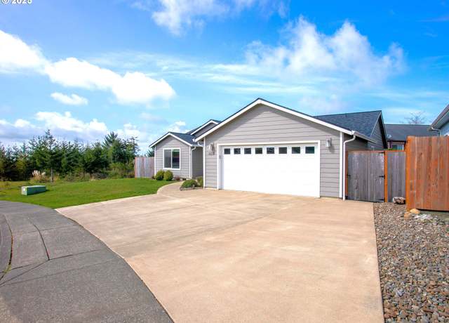 Property at 1124 Nautical Ct, Coos Bay, OR 97420, 3 beds, 2 baths