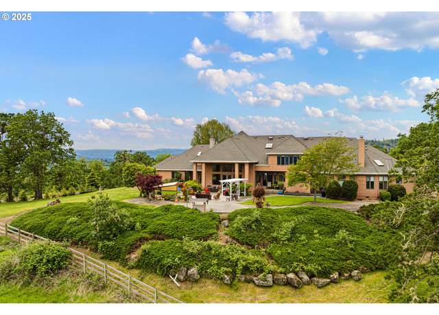 Property at 375 Bella Hills Ln, Roseburg, OR 97471, 5 beds, 5.5 baths