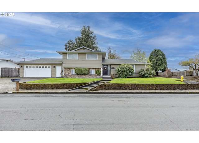 Property at 2592 Dumas Dr, Springfield, OR 97477, 3 beds, 1.5 baths