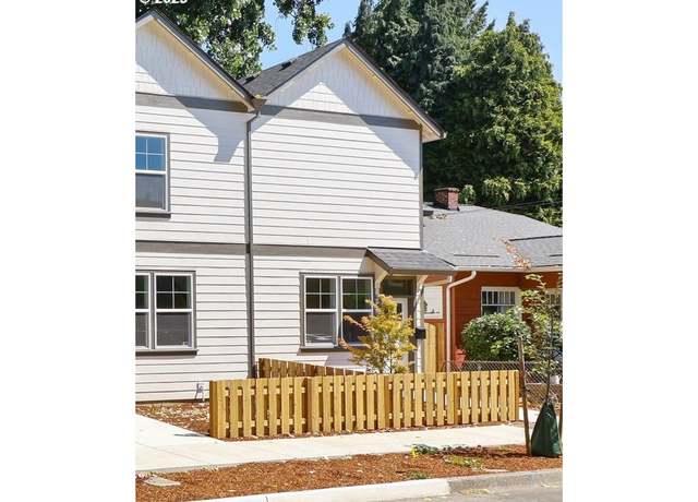 Property at 5465 N Fessenden St, Portland, OR 97203, 2 beds, 1.5 baths
