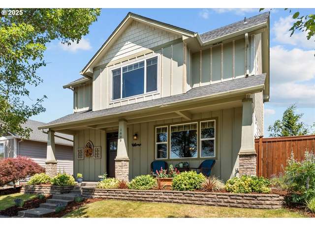Property at 1609 Wood Duck St, Silverton, OR 97381, 3 beds, 2.5 baths