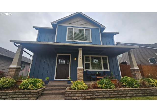 Property at 1609 Wood Duck St, Silverton, OR 97381, 3 beds, 2.5 baths