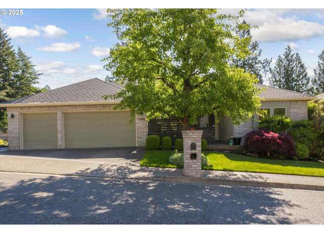 Property at 2440 SW 75th Ter, Portland, OR 97225, 3 beds, 2.5 baths
