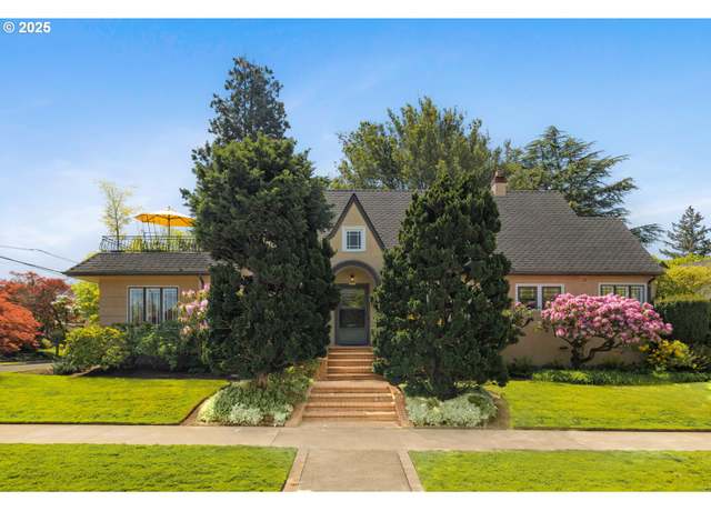 Property at 2130 NE Klickitat St, Portland, OR 97212, 3 beds, 2 baths