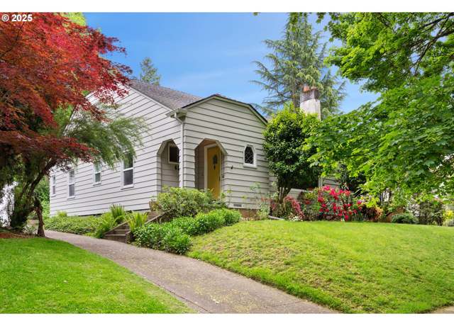 Property at 6116 SE 36th Ave, Portland, OR 97202, 4 beds, 2 baths