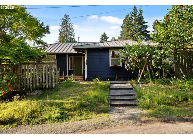 Property at 2941 SW Moss St, Portland, OR 97219, 3 beds, 2 baths
