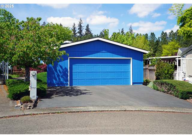 Property at 10400 SE Cook Ct #93, Milwaukie, OR 97222, 3 beds, 2 baths