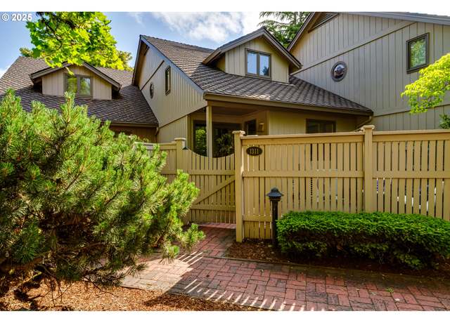 Property at 1311 Hammock St, Eugene, OR 97401, 2 beds, 1.5 baths