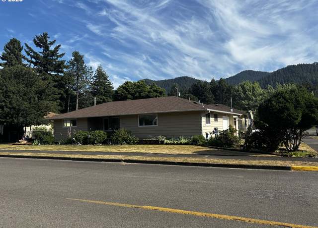 Property at 47858 W 1st St, Oakridge, OR 97463, 2 beds, 1.5 baths