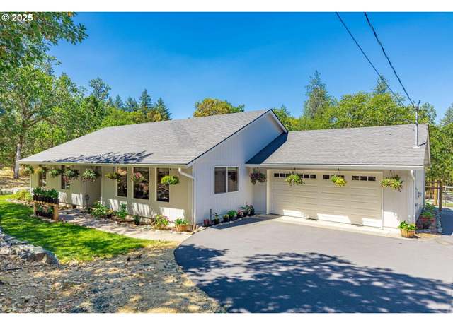 Property at 2526 Hamilton Ln, Grants Pass, OR 97527, 3 beds, 2 baths