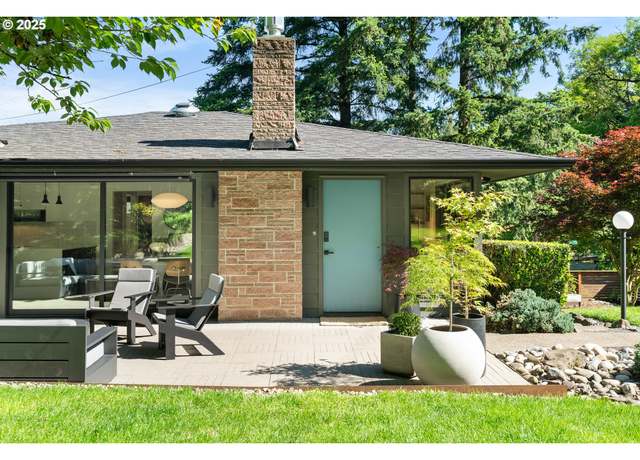 Property at 7615 SW 35th Ave, Portland, OR 97219, 3 beds, 2 baths