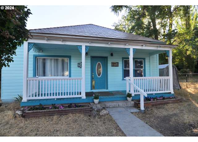 Property at 45472 Main St, Antelope, OR 97001, 3 beds, 1.5 baths