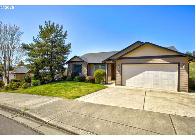 Property at 1920 NE Sunset St, Roseburg, OR 97470, 3 beds, 2 baths