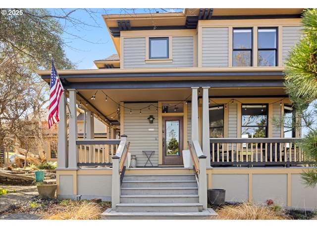 Property at 1175 11th St, Astoria, OR 97103, 4 beds, 4 baths