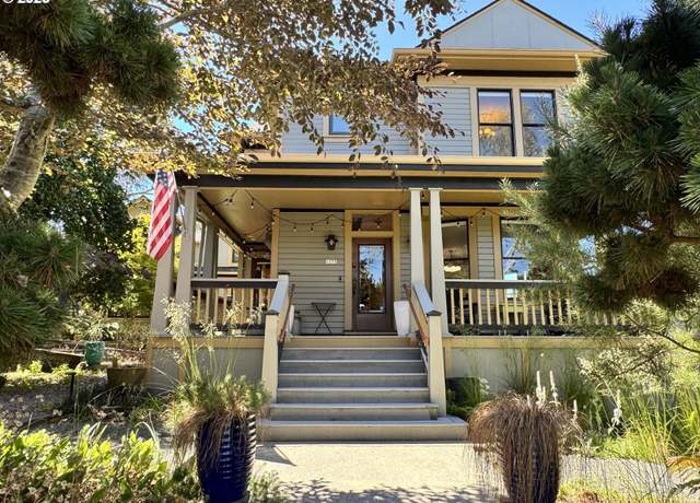 Property at 1175 11th St, Astoria, OR 97103, 4 beds, 4 baths