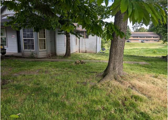 Property at 146 D St, Woodburn, OR 97071, 3 beds, 1 bath
