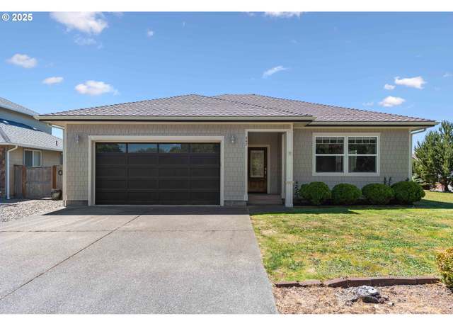 Property at 847 Carter St, Bandon, OR 97411, 3 beds, 2 baths