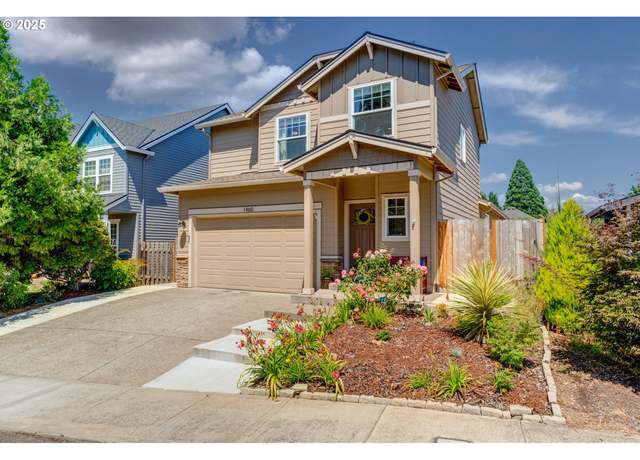 Property at 1460 SE 9th Ave, Canby, OR 97013, 4 beds, 2.5 baths