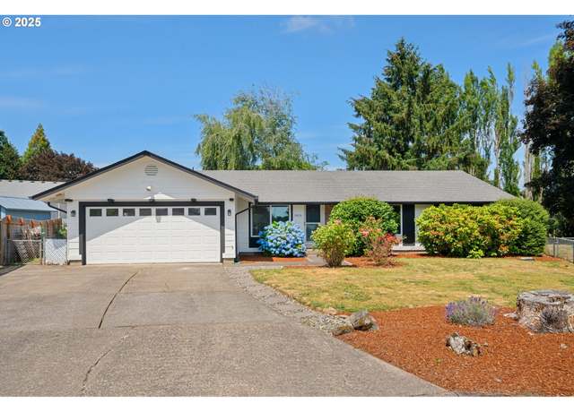 Property at 1818 NW 95th St, Vancouver, WA 98665, 3 beds, 2 baths