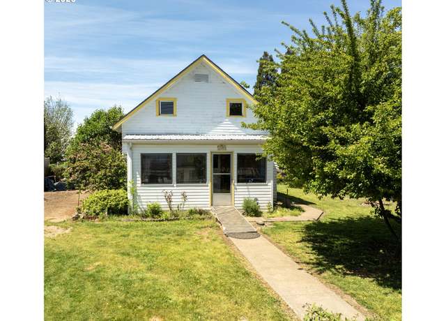 Property at 1299 41st Ave, Sweet Home, OR 97386, 3 beds, 1 bath