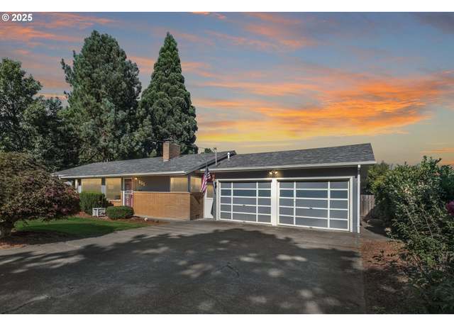 Property at 555 N High St, Monmouth, OR 97361, 3 beds, 2.5 baths