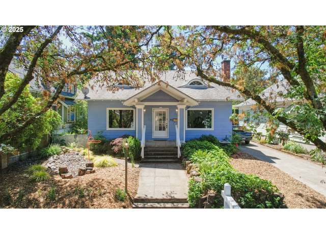 Property at 3914 SE Ivon St, Portland, OR 97202, 5 beds, 2 baths
