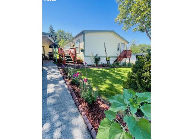 Property at 1800 NE 10th St #7, Hermiston, OR 97838, 3 beds, 2 baths