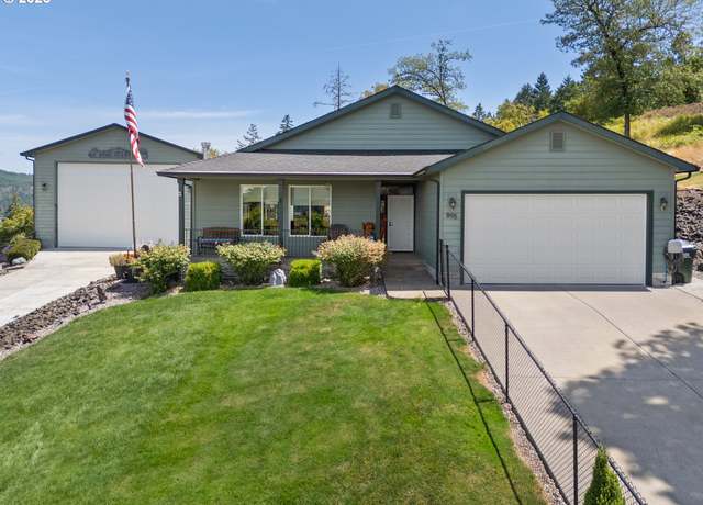 Property at 895 Valley Vista St, Sutherlin, OR 97479, 3 beds, 2 baths