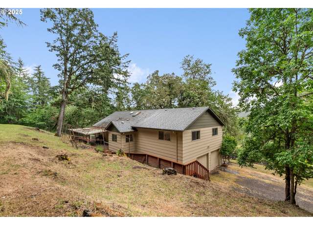 Property at 85227 Peaceful Valley Rd, Eugene, OR 97405, 4 beds, 2 baths
