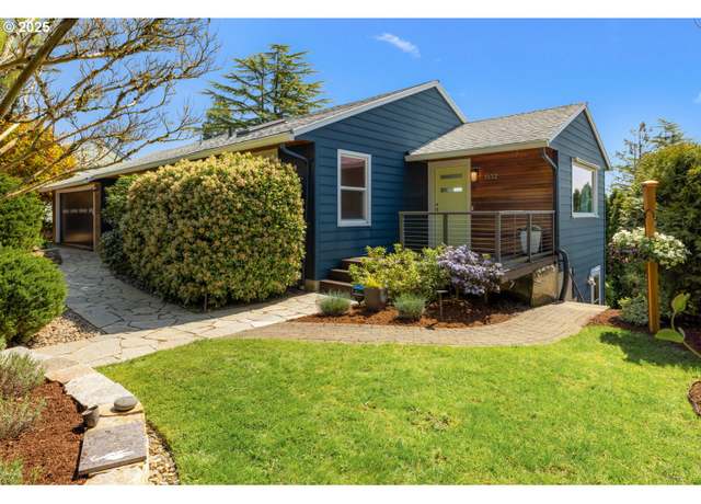 Property at 1532 SW Westwood Ct, Portland, OR 97239, 4 beds, 3 baths