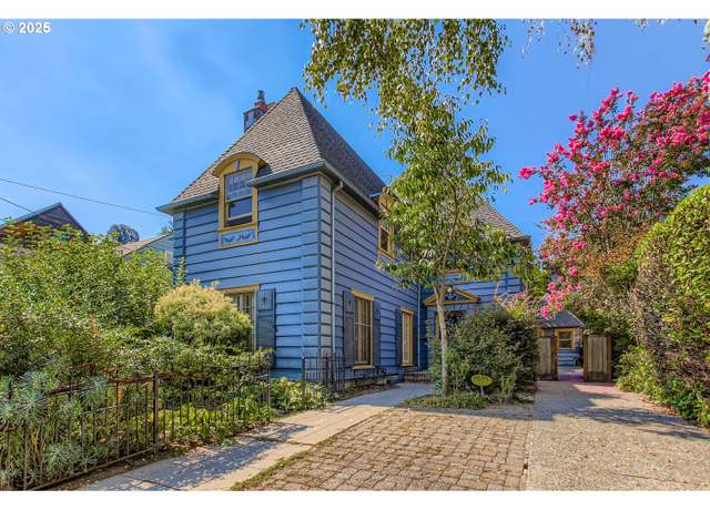 Property at 1325 NW 26th Ave, Portland, OR 97210, 3 beds, 2.5 baths