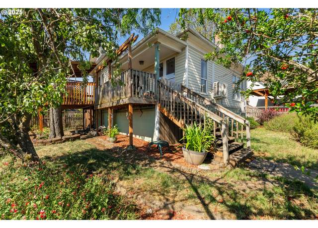 Property at 1210 SE Fullerton St, Roseburg, OR 97471, 2 beds, 1 bath