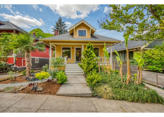 Property at 611 SE 54th Ave, Portland, OR 97215, 2 beds, 1 bath