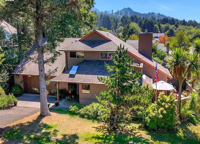 Property at 315 N Chinook St, Cannon Beach, OR 97110, 3 beds, 2.5 baths