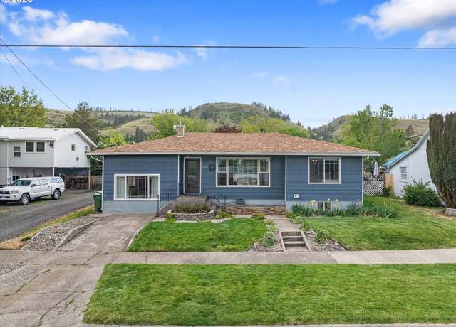 Property at 1006 3rd St, La Grande, OR 97850, 5 beds, 2 baths