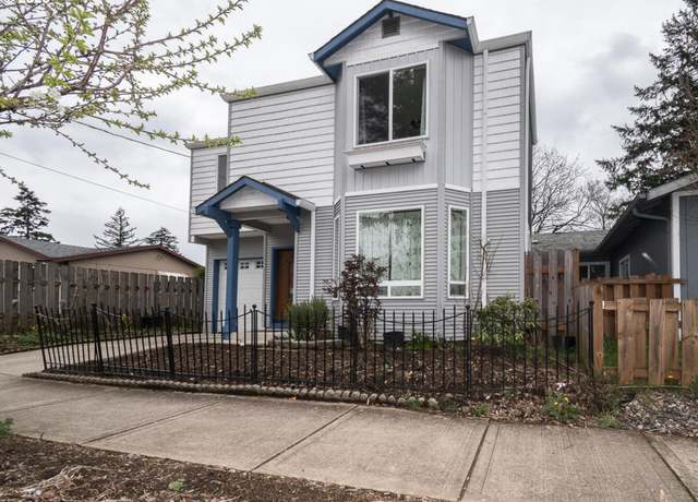 Property at 4106 SE 118th Pl, Portland, OR 97266, 3 beds, 2.5 baths