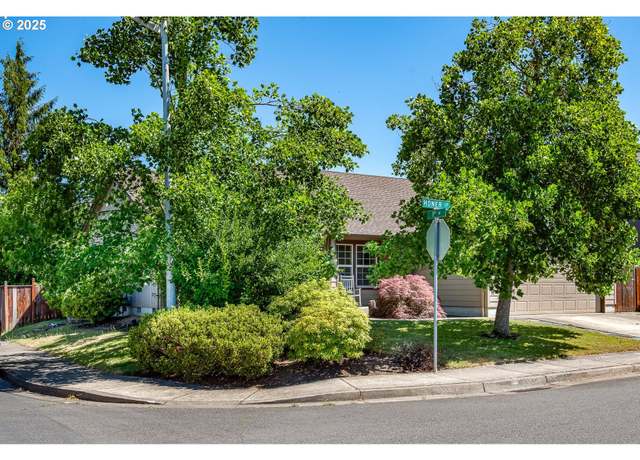 Property at 28 Honer Loop, Creswell, OR 97426, 3 beds, 2 baths