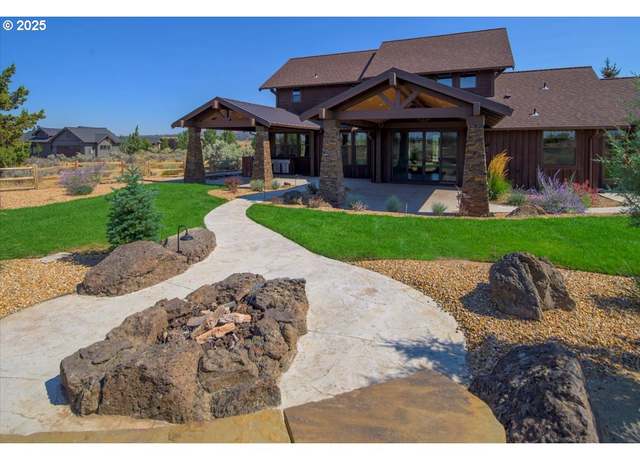 Property at 16660 SW Ranchview Ct, Powell Butte, OR 97753, 4 beds, 2.5 baths
