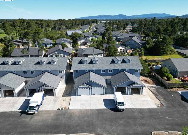 Property at 1587 37th St, Florence, OR 97439, 2 beds, 2.5 baths