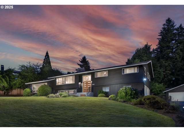 Property at 860 Skyland Dr, Lake Oswego, OR 97034, 4 beds, 3 baths