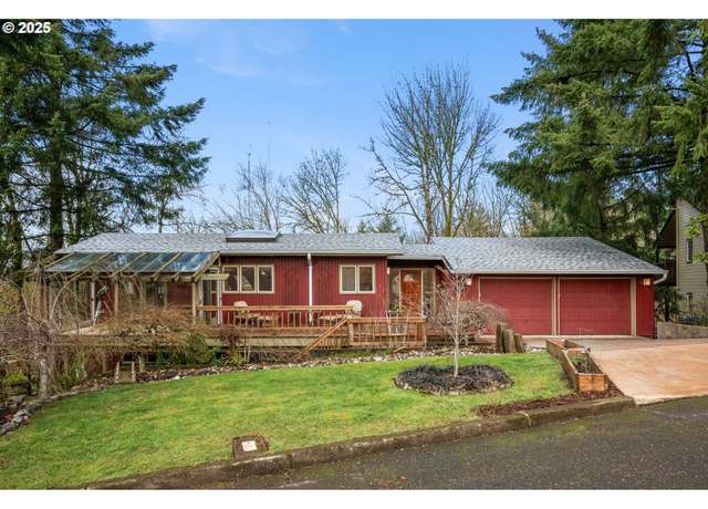 Property at 6103 SW Salmon St, Portland, OR 97221, 4 beds, 3 baths