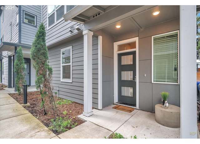 Property at 6082 SE Woodstock Blvd, Portland, OR 97206, 3 beds, 3.5 baths