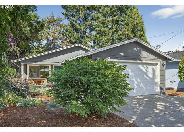 Property at 2617 SE Chestnut St, Milwaukie, OR 97267, 3 beds, 2 baths