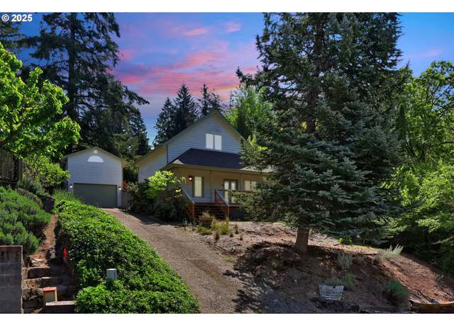 Property at 4519 Paddock Dr, Eugene, OR 97405, 2 beds, 1.5 baths