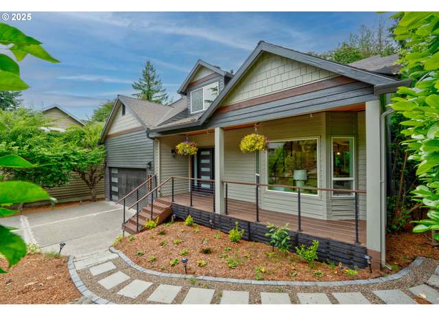 Property at 8616 SW 49th Ave, Portland, OR 97219, 3 beds, 2.5 baths