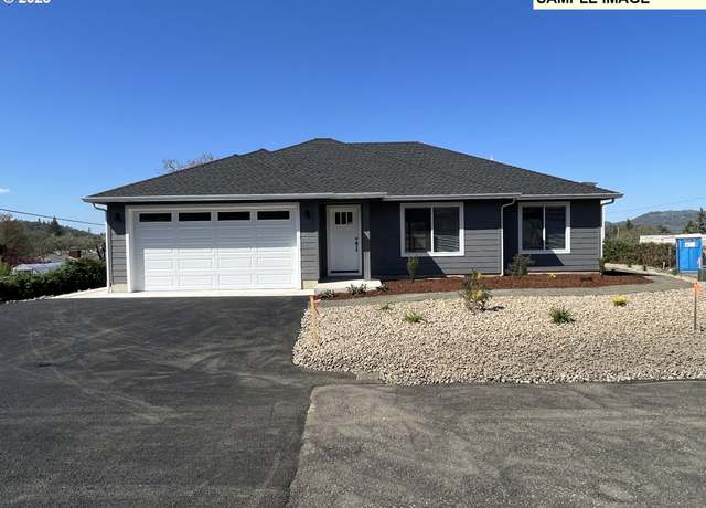 Property at 1025 NE Klamath Ave, Roseburg, OR 97470, 3 beds, 2 baths