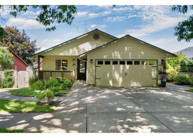 Property at 1871 NW Jillanne Ct, Mcminnville, OR 97128, 3 beds, 2 baths